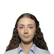 Studentessa impartisce lezioni di inglese per studenti delle scuole elementari, medie e superiori